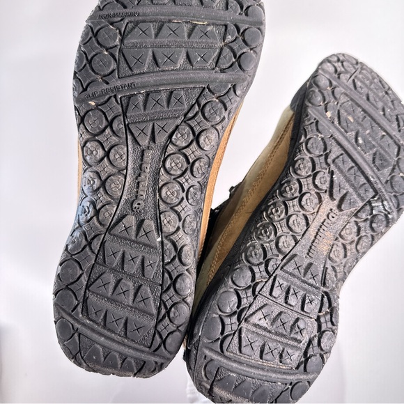 Dunham Men’s 10B Narrow Cloud Waterproof Hiking Shoes - Picture 9 of 15